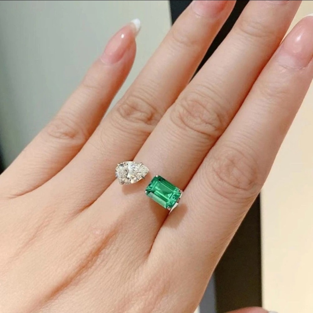 Open Ring With Emerald-Green Rectangular Stone An… - image 1